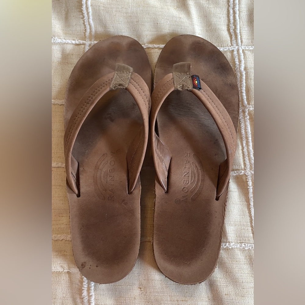 Rainbow Women’s Sandals Size 9. Used condition
